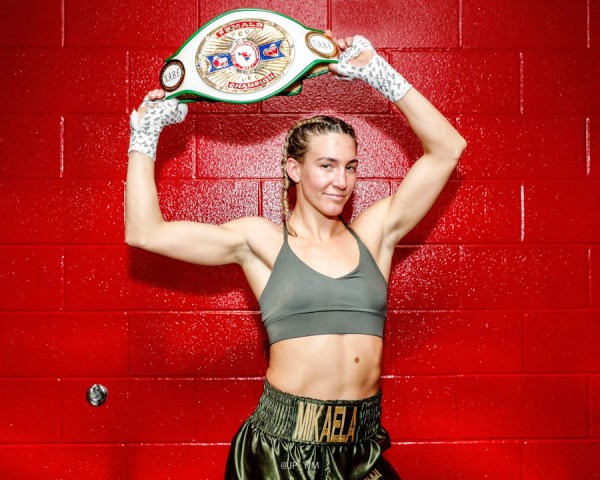 Mikael-Mayer-vs-Lizbeth-Crespo-in-Las-Vegas