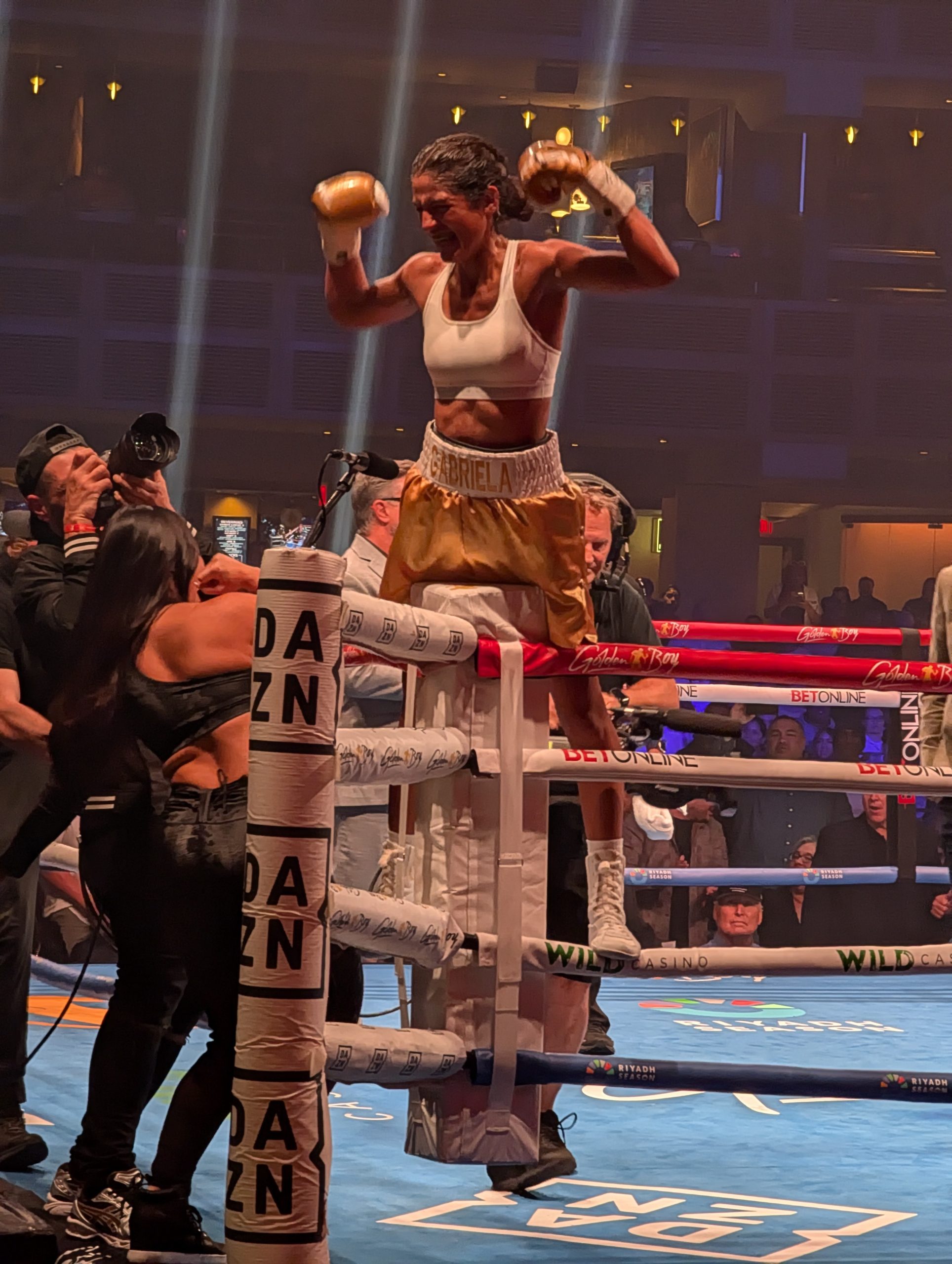 Gabriela-Fundora-Undisputed-Flyweight-Champion .jpg