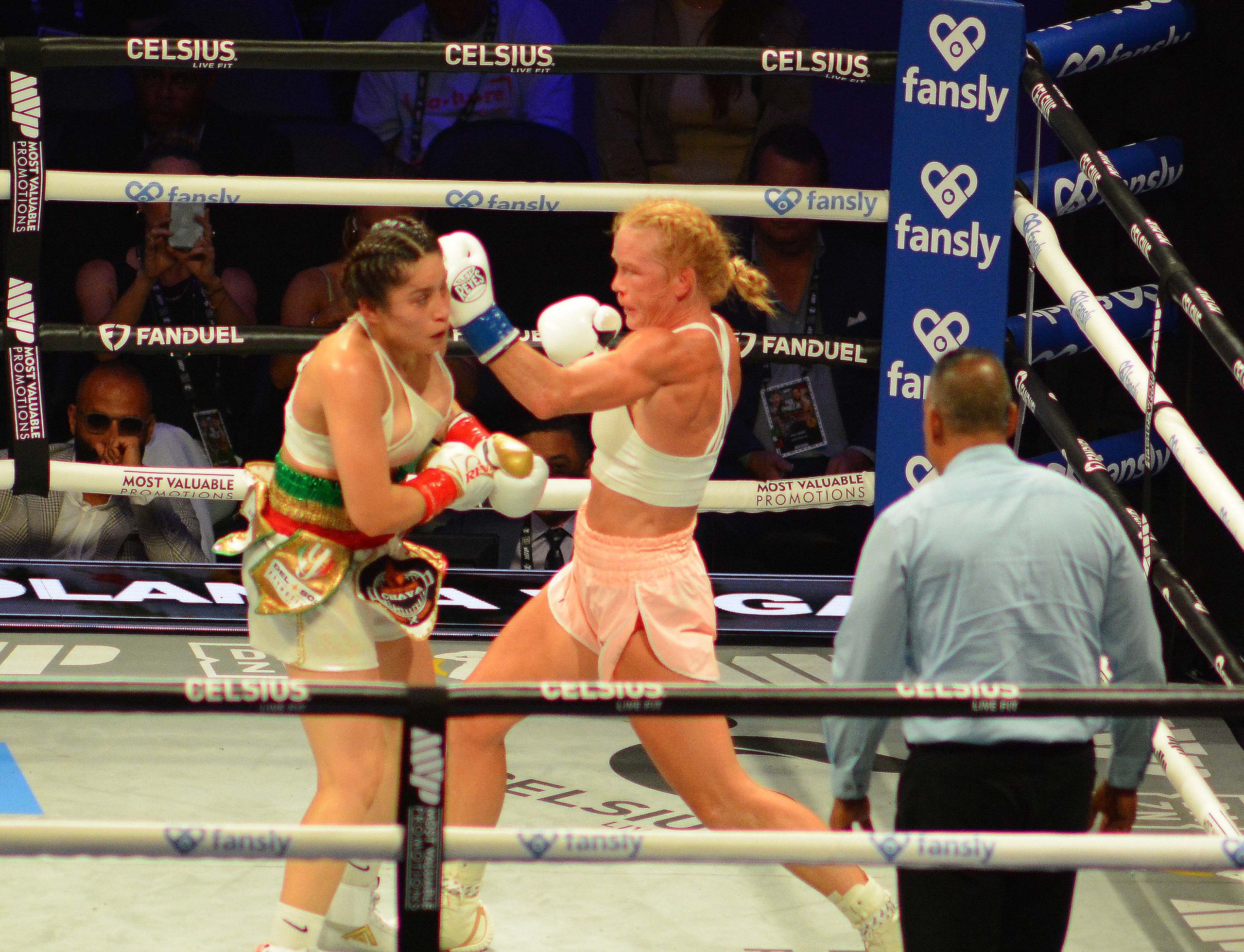 Holly-Holm-Gets-Victory-in-Anaheim.jpg