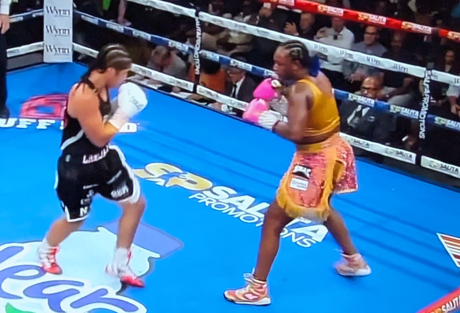 Claressa-Shields-Runs-Down-Lani-Daniels.jpg